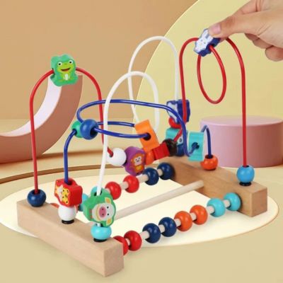 Labyrinthe de perles Montessori en bois avec manipulation des éléments, jouet d’éveil favorisant la motricité fine, la coordination main-œil et la concentration chez l’enfant
